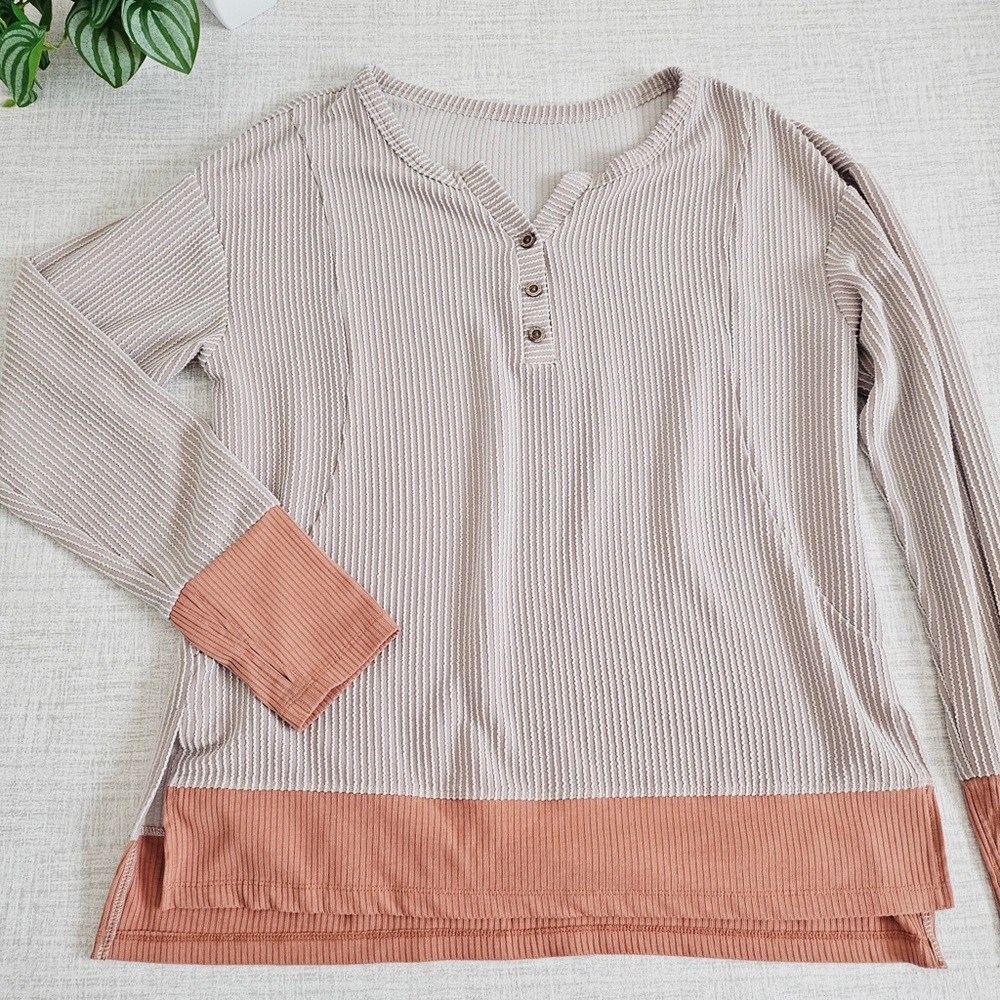 🆑️3/$15 Women's Two-Tone Waffle Henley Top Beige and Rust L/XL